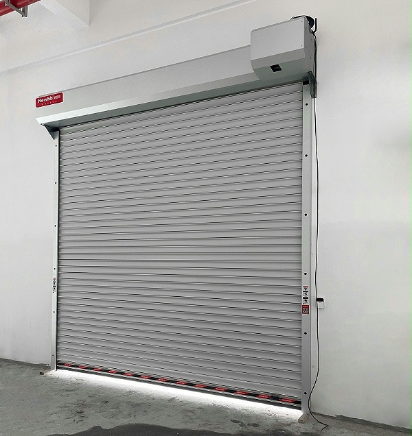 沿海加强抗风卷帘门